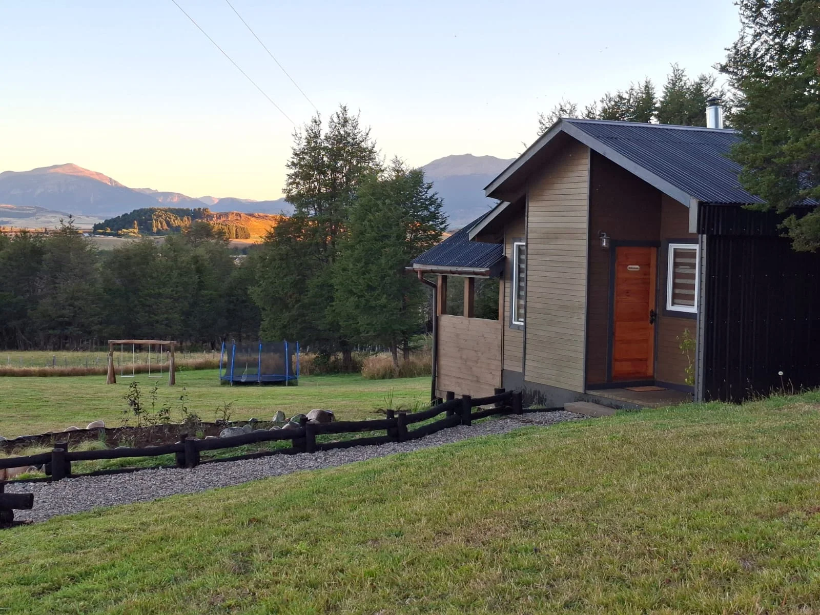 The cabin beside the garden. Small cabin at Tinaja Bellavista Coyhaique.